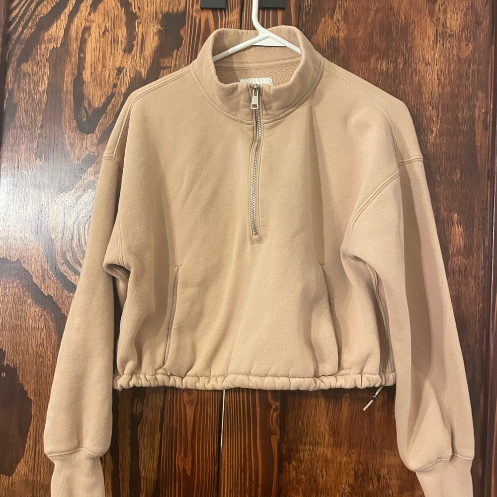 Abercrombie and ditch cropped half zip